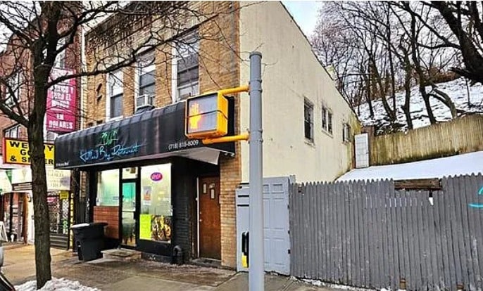 Mixed-Use Investment Opportunity portfolio of 2 properties for sale on LoopNet.ca - Building Photo - Image 2 of 4