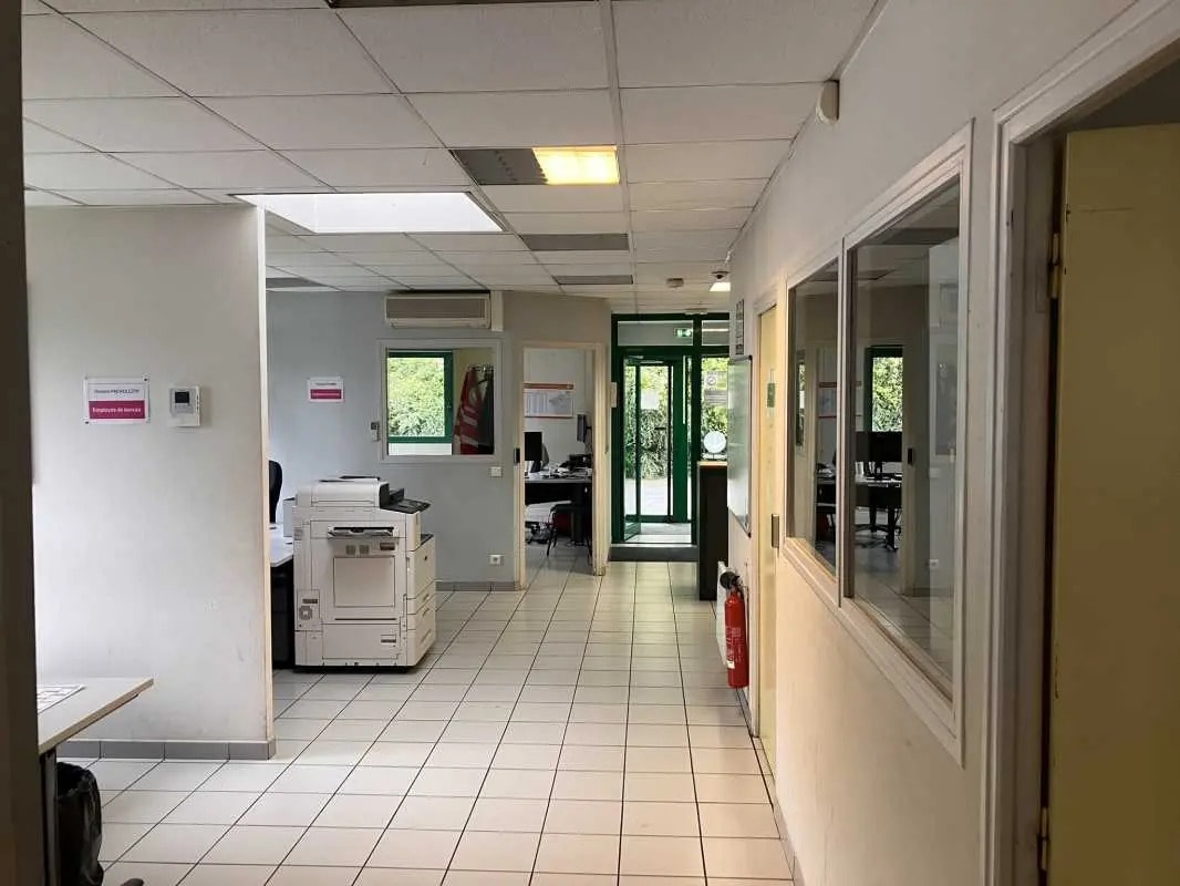 9 Rue Isaac Newton, Mitry-Mory for lease Interior Photo- Image 1 of 7