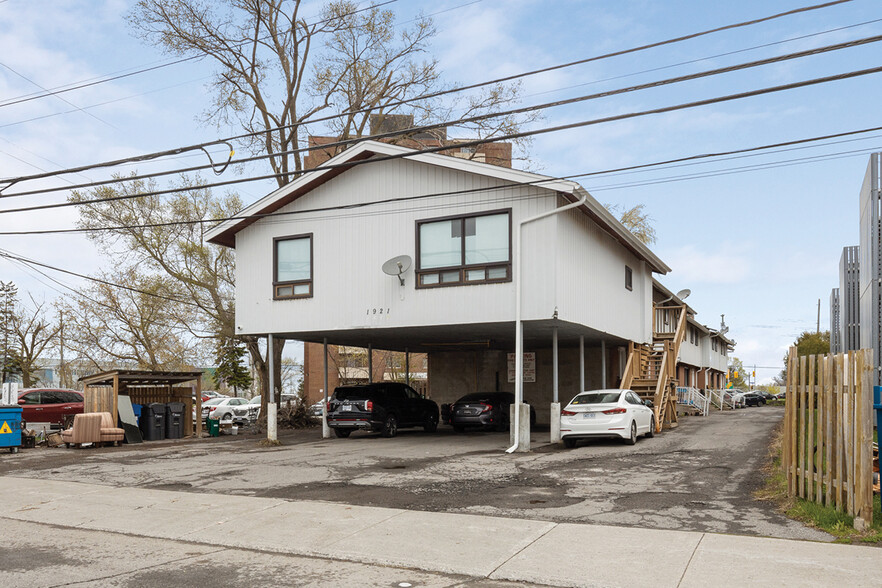 1921 St Laurent Blvd, Ottawa, ON for sale - Building Photo - Image 1 of 1