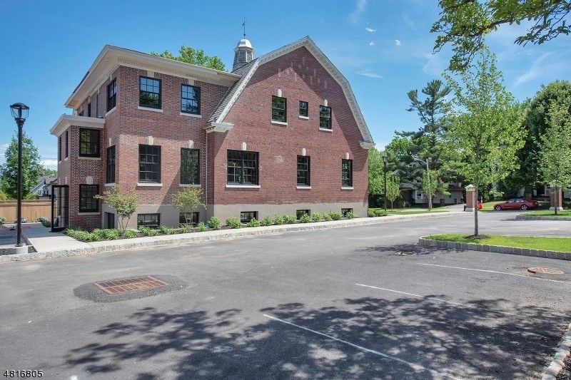 325 Claremont Ave, Montclair, NJ for lease - Building Photo - Image 3 of 18