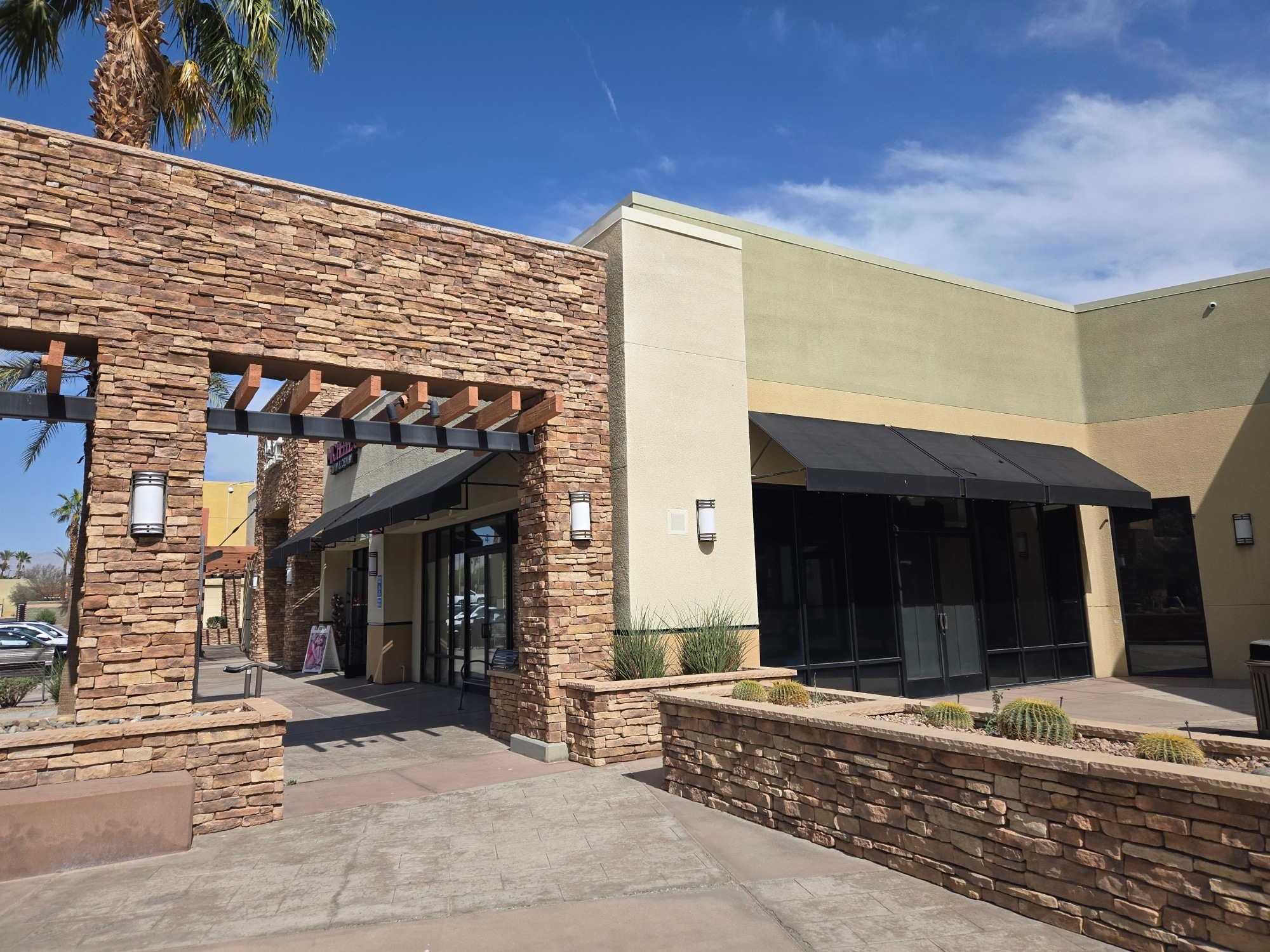 46660 Washington St, La Quinta, CA à louer Photo du bâtiment- Image 1 de 7