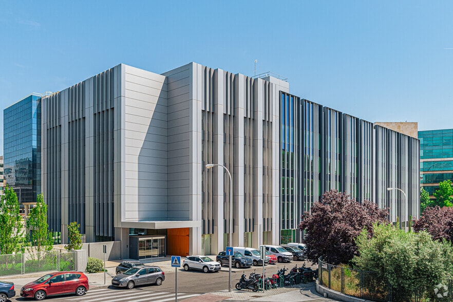 Calle Vía de los Poblados, 7, Madrid, Madrid for lease - Building Photo - Image 2 of 2