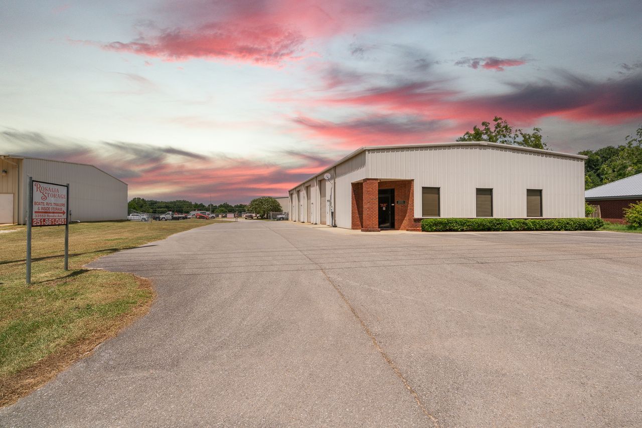 Rosalia Storage 2 Building Flex Offering portefeuille de 2 propriétés à vendre sur LoopNet.ca Photo du bâtiment- Image 1 de 34