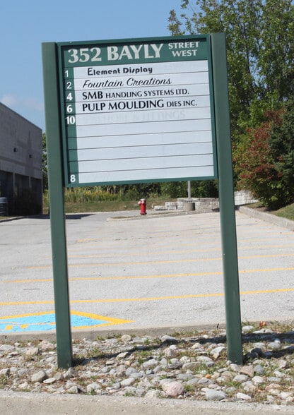 352 Bayly St W, Ajax, ON for lease - Building Photo - Image 2 of 6