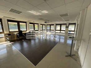 Bureau dans Avon à louer Photo intérieure- Image 2 de 3