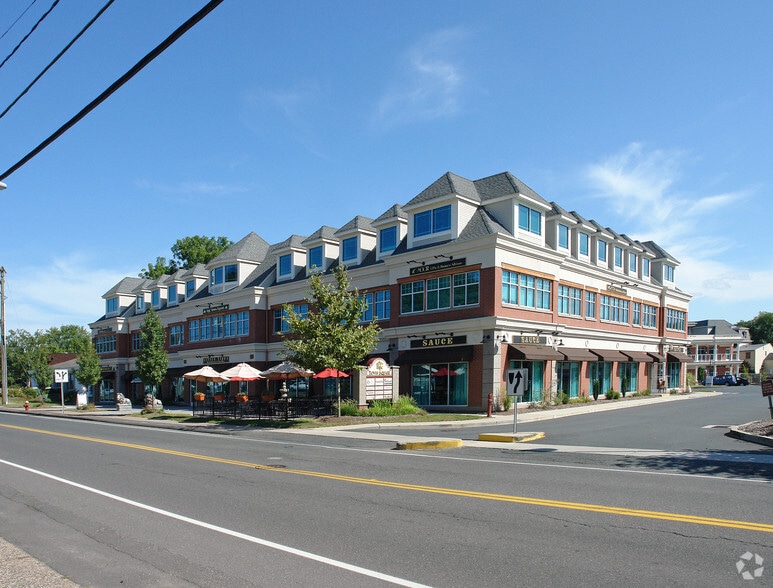 120 Hebron Ave, Glastonbury, CT for lease - Primary Photo - Image 2 of 19