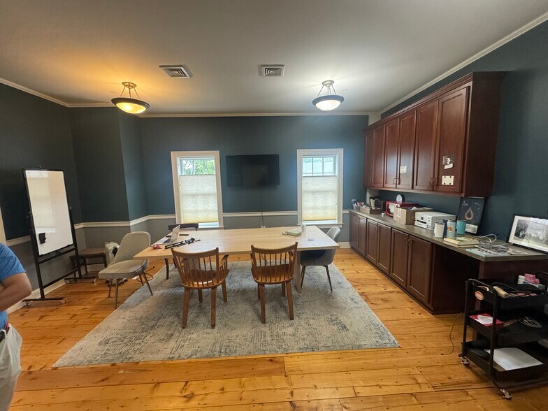 5247 Shelburne Rd, Shelburne, VT à louer - Photo du bâtiment - Image 3 de 8