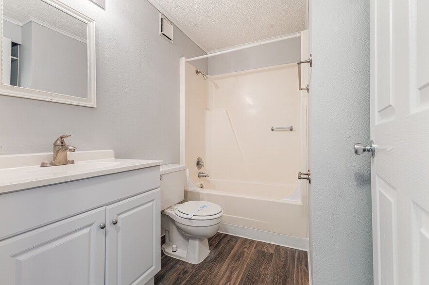 33230 Ryan Dr, Leesburg, FL à vendre - Photo du bâtiment - Image 3 de 6