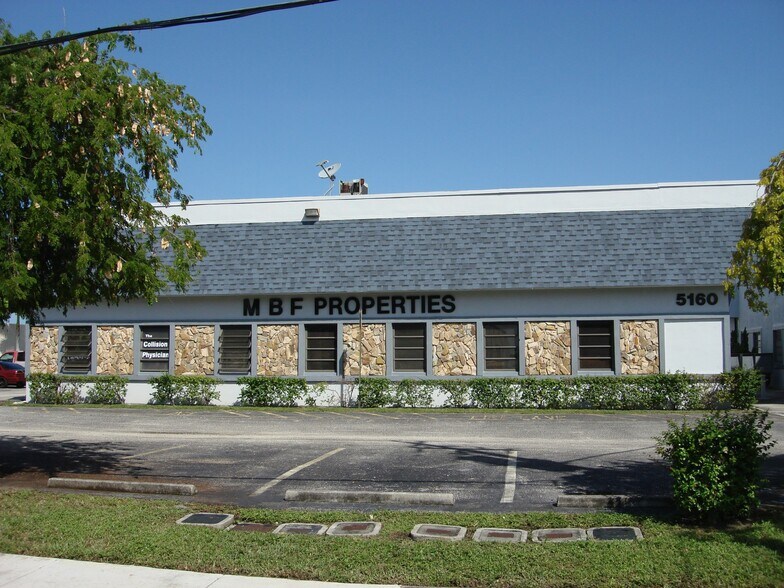 5130 NW 15th St, Margate, FL à louer - Photo du bâtiment - Image 3 de 5
