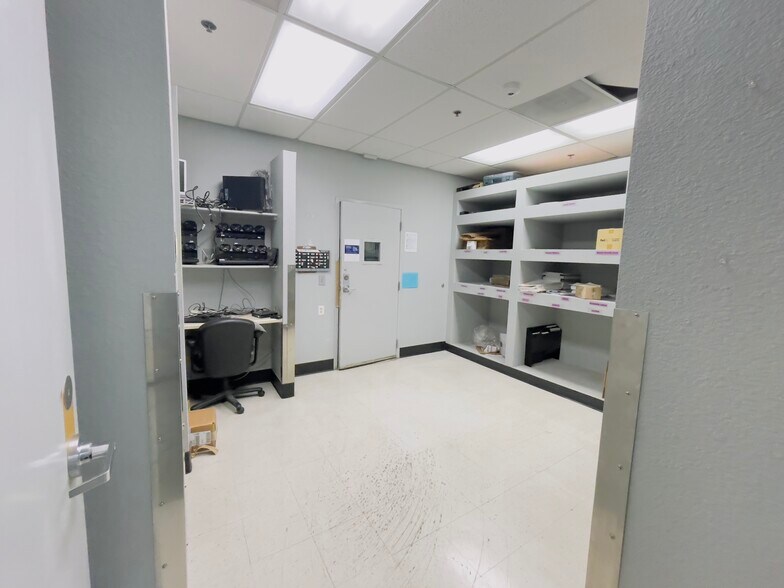 4062 E Industry Dr, Sierra Vista, AZ à louer - Photo du bâtiment - Image 3 de 15