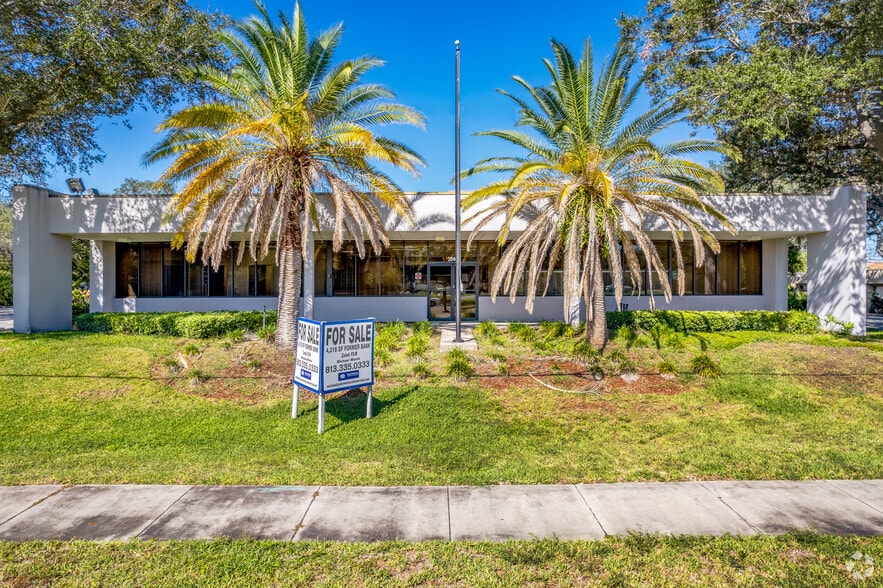 2046 Bayshore Blvd, Dunedin, FL for sale - Building Photo - Image 3 of 30