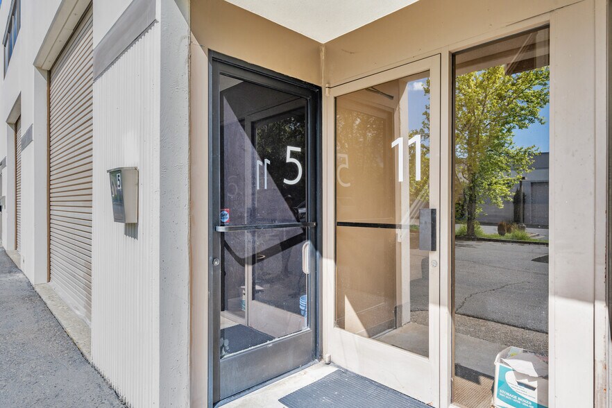 74 Digital Dr, Novato, CA for sale - Building Photo - Image 3 of 33