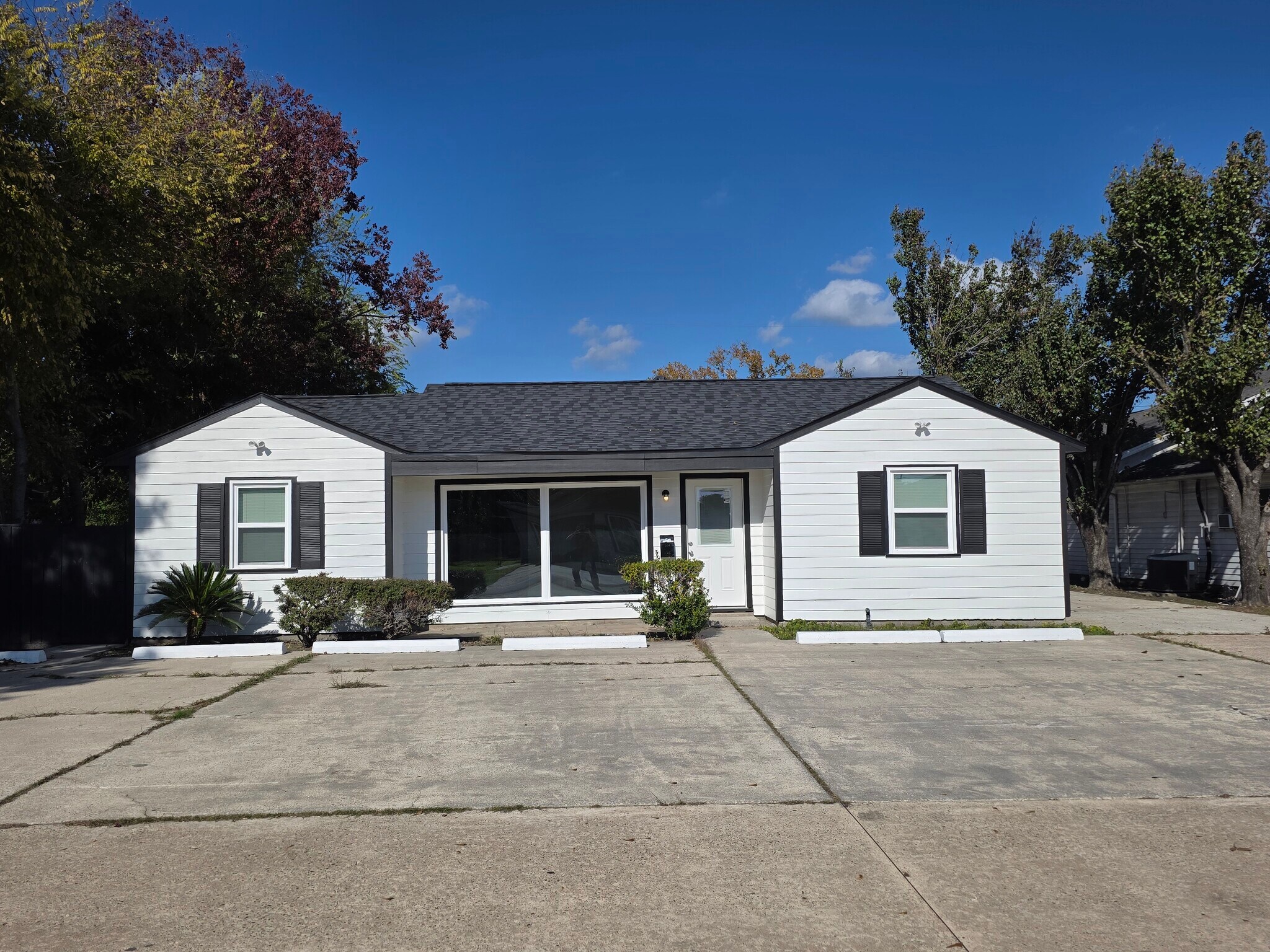 13379 Force St, Houston, TX for lease Building Photo- Image 1 of 20