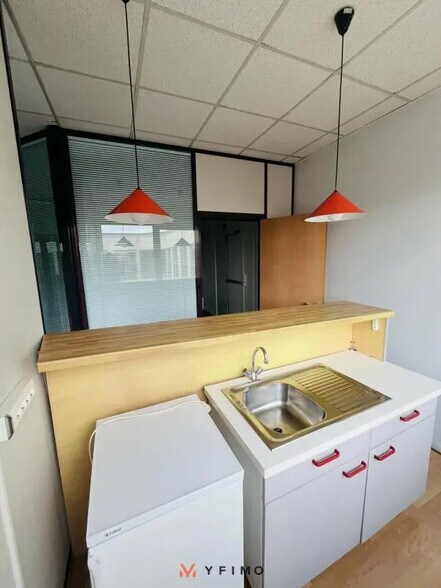 Bureau dans Poissy à louer - Photo intérieure - Image 3 de 5