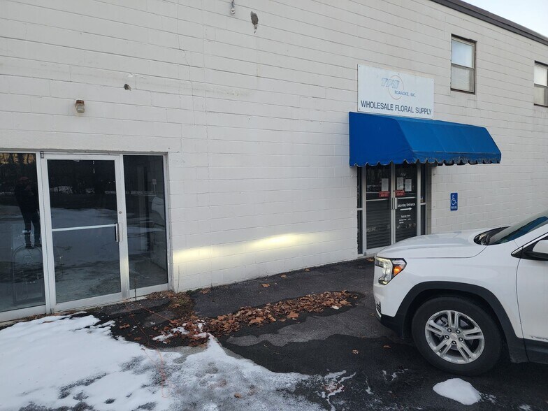 3441 Brandon Ave, Roanoke, VA for lease - Building Photo - Image 3 of 14