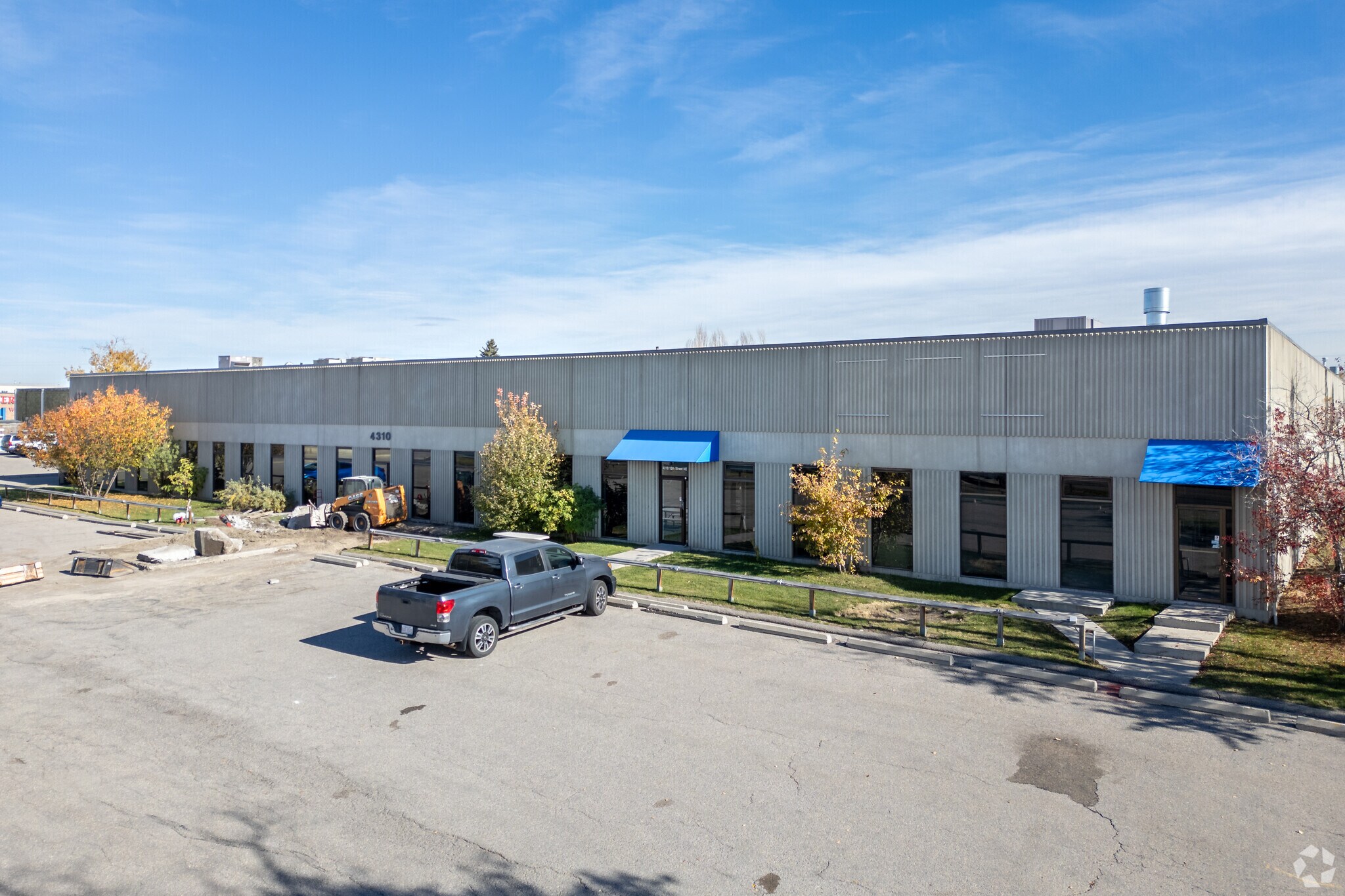 4320 12th St NE, Calgary, AB for sale Primary Photo- Image 1 of 1