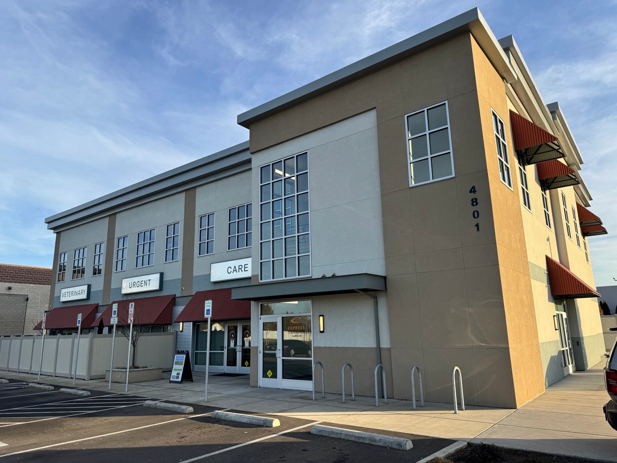 4801 Biddle Rd, Central Point, OR for lease Primary Photo- Image 1 of 17