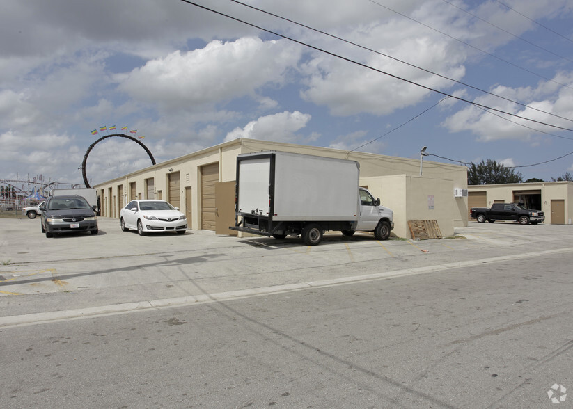 5605 NW 8th St, Margate, FL for sale - Primary Photo - Image 1 of 7