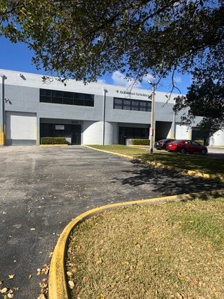 Plus de détails pour 2310 NW 102nd Pl, Doral, FL - Industriel à louer