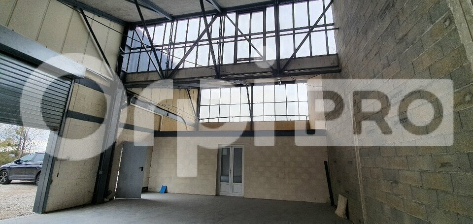 Local d'activités dans Nangis à vendre - Photo du bâtiment - Image 2 de 4