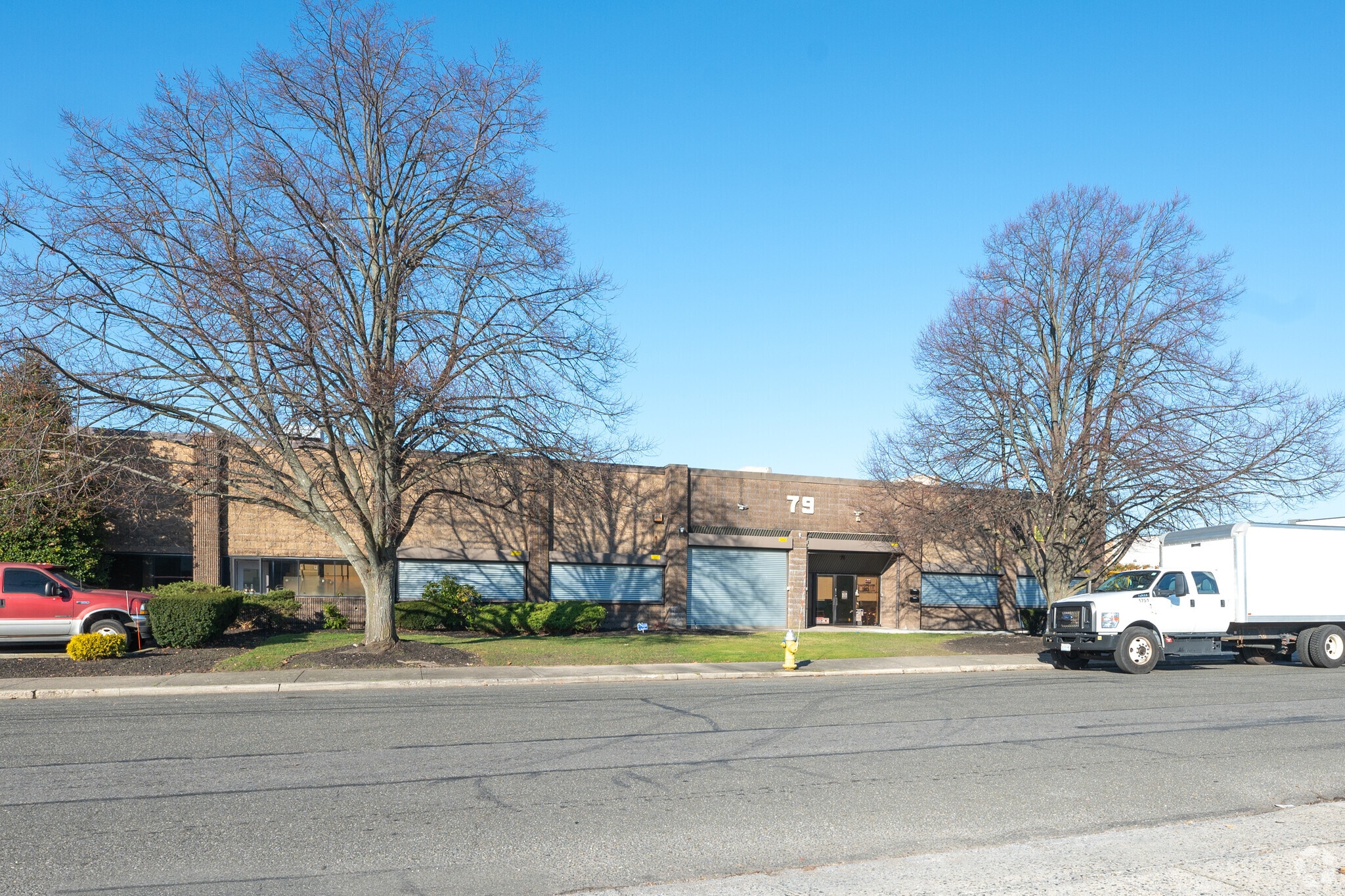 65-79 E Jefryn Blvd, Deer Park, NY for sale Primary Photo- Image 1 of 31