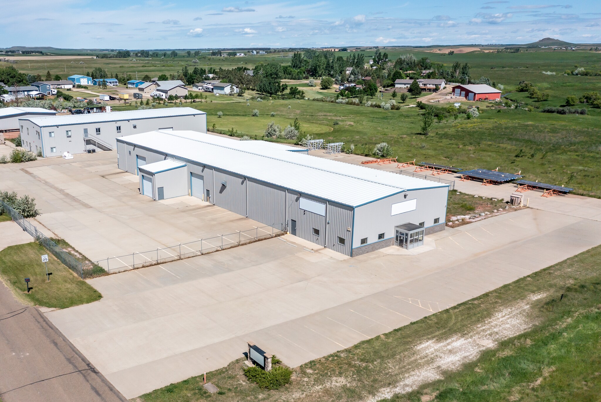 11107 31P St SW, Dickinson, ND à vendre Photo du bâtiment- Image 1 de 7