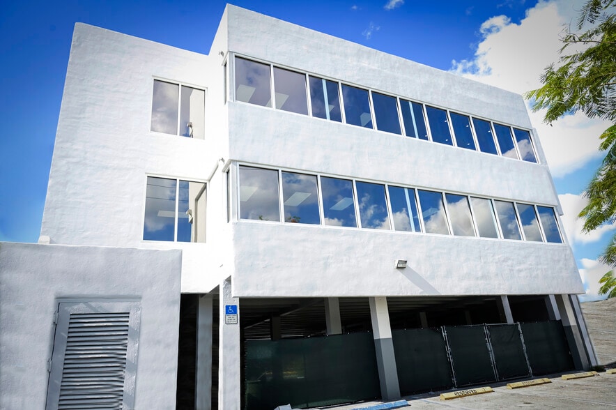 5539 SW 8th St, Coral Gables, FL for lease - Building Photo - Image 2 of 6