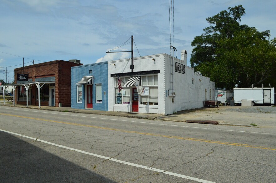 899 Main St, Gainesville, GA à louer - Photo du bâtiment - Image 2 de 9