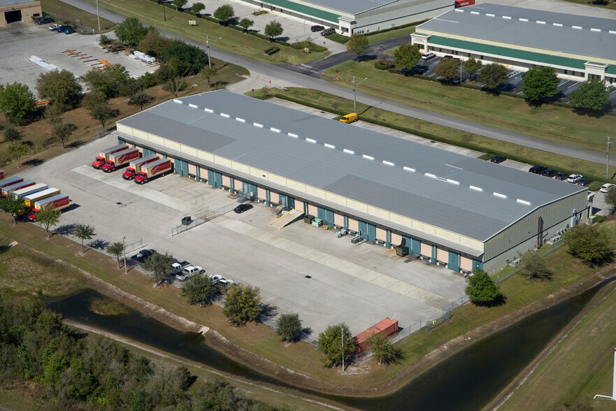 5030 Gateway Blvd, Lakeland, FL for lease - Building Photo - Image 3 of 3