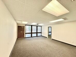 3000 Market St NE, Salem, OR for lease Interior Photo- Image 2 of 15