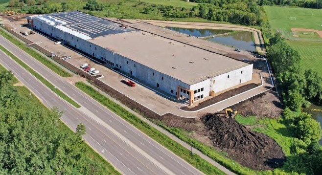 21300 Juniper Way, Lakeville, MN for lease - Building Photo - Image 1 of 1