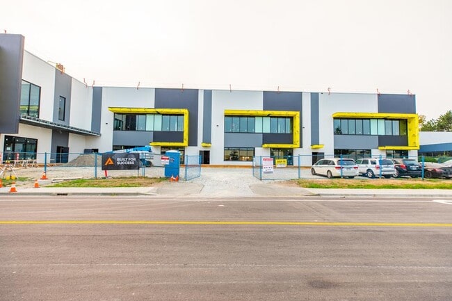 Plus de détails pour 11928 Machrina Way, Richmond, BC - Industriel à louer