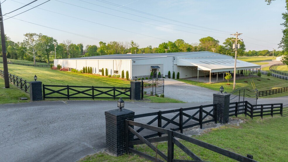 5830 Highway 231 S, Castalian Springs, TN à vendre - Photo du bâtiment - Image 2 de 53