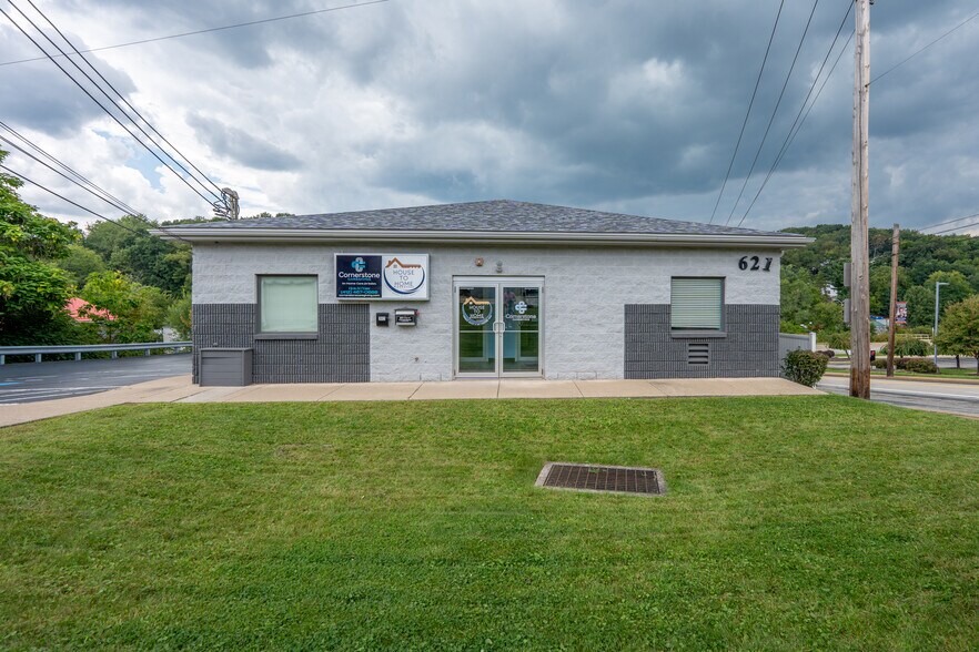 621 N 4th St, Jeannette, PA à vendre - Photo du bâtiment - Image 3 de 48
