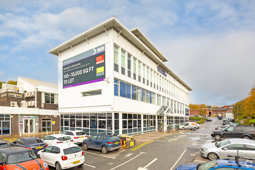 West Park Ring Rd, Leeds for lease - Building Photo - Image 1 of 8