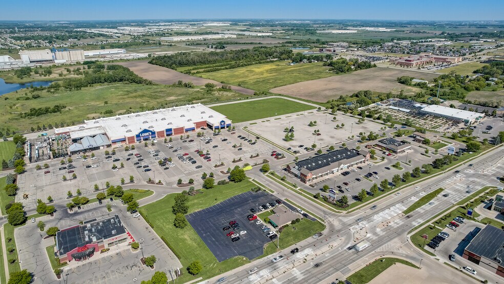 6318 Green Bay, Kenosha, WI for lease - Aerial - Image 2 of 13