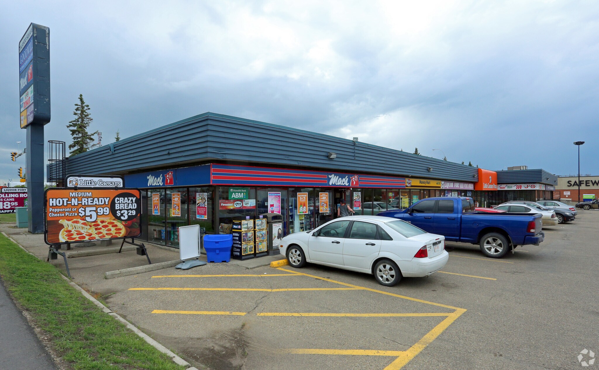 98 McLeod Ave, Spruce Grove, AB for sale Primary Photo- Image 1 of 1