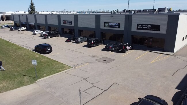 Plus de détails pour 13323 146th St NW, Edmonton, AB - Industriel à louer