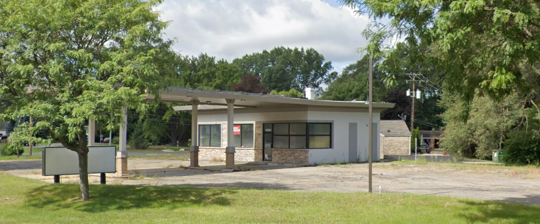 2355 S Commerce Rd, Wolverine Lake, MI à vendre Photo du bâtiment- Image 1 de 7