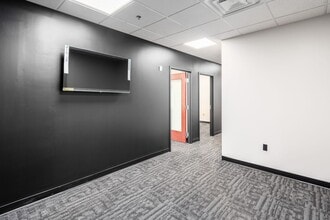 8740 Orion Pl, Columbus, OH for sale Interior Photo- Image 1 of 28