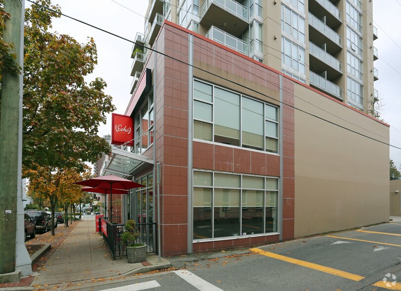 1400-1434 Lonsdale Ave, North Vancouver, BC à louer - Photo du bâtiment - Image 2 de 14