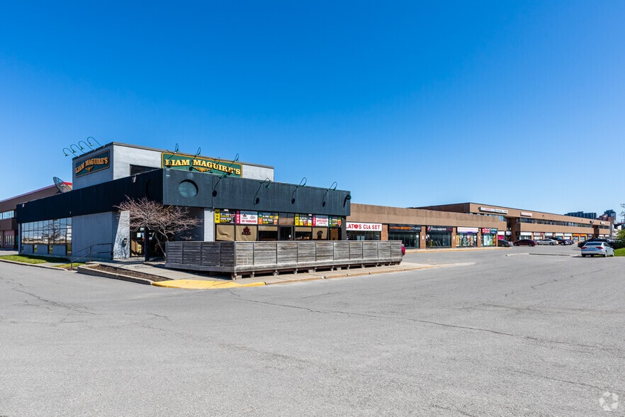 1705-1749 St Laurent Blvd, Ottawa, ON à louer - Photo du bâtiment - Image 2 de 4