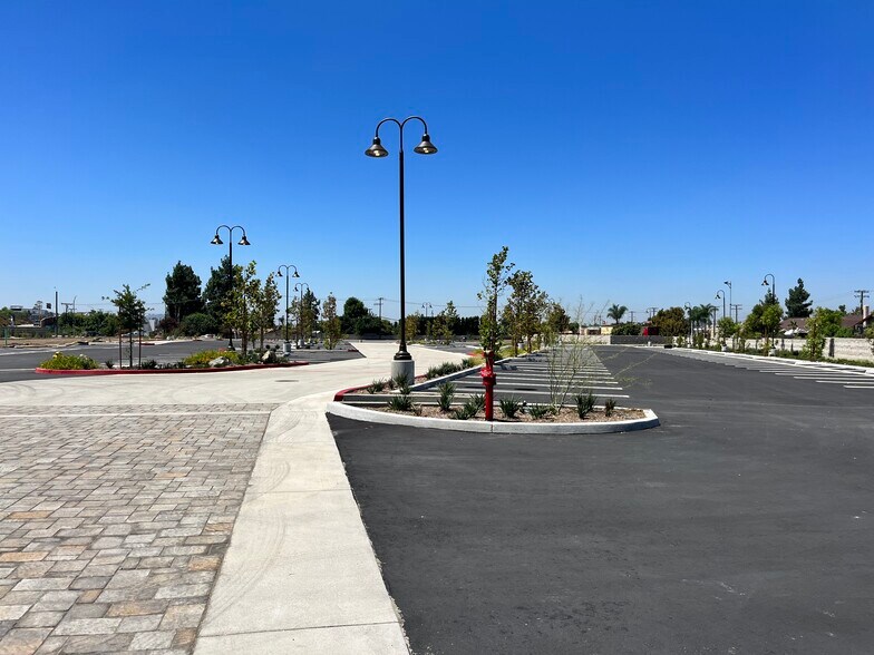 888 S Brea Canyon Rd, Diamond Bar, CA à louer - Photo du bâtiment - Image 3 de 7