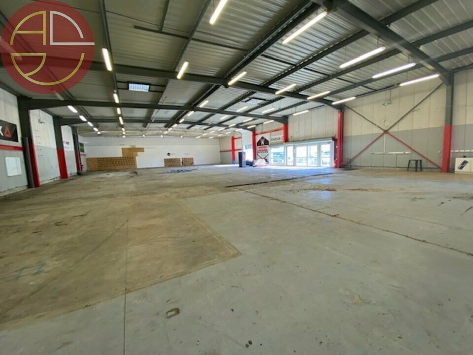 Retail in Aucamville for lease Building Photo- Image 1 of 5