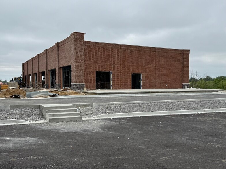 420 Watson Way, Shelbyville, KY for lease - Primary Photo - Image 1 of 13