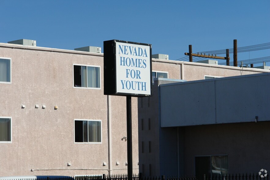 525 13th St. South, Las Vegas, NV à vendre - Photo du bâtiment - Image 2 de 19