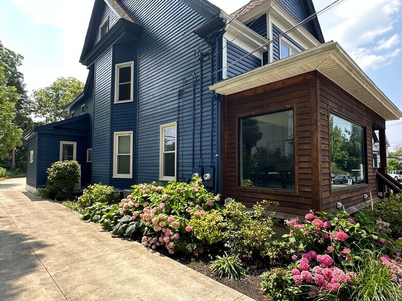 6429 W Quaker St, Orchard Park, NY à vendre - Photo du bâtiment - Image 2 de 22