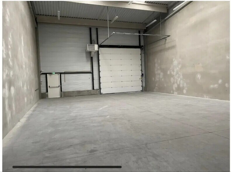 Flex dans Saint-Quentin-Fallavier à louer - Photo intérieure - Image 3 de 10