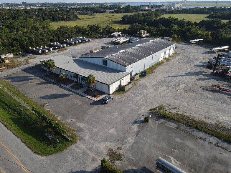 2025 Austin Ave, North Charleston, SC for lease - Building Photo - Image 2 of 15