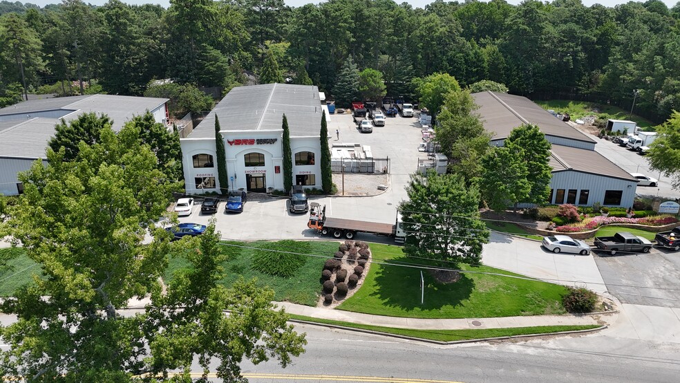 2830 Simpson Cir, Norcross, GA à vendre - Photo du bâtiment - Image 2 de 13